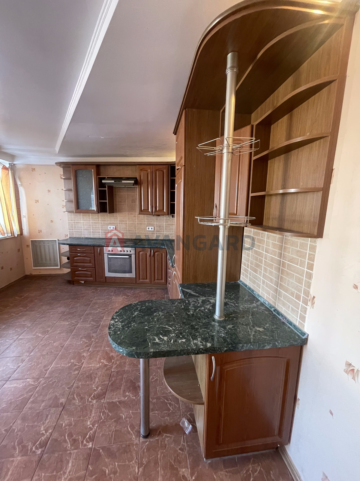 3 ��. ��������, 122/-/23 ��. �., 9/10 ������ ���� 16