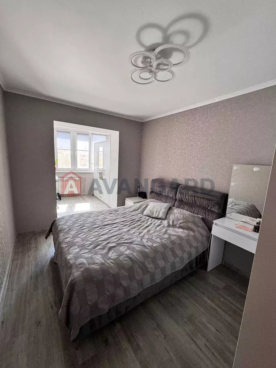 3 ����. ��������, 64/-/11 ��. �., 7/9 ���� ���� 11