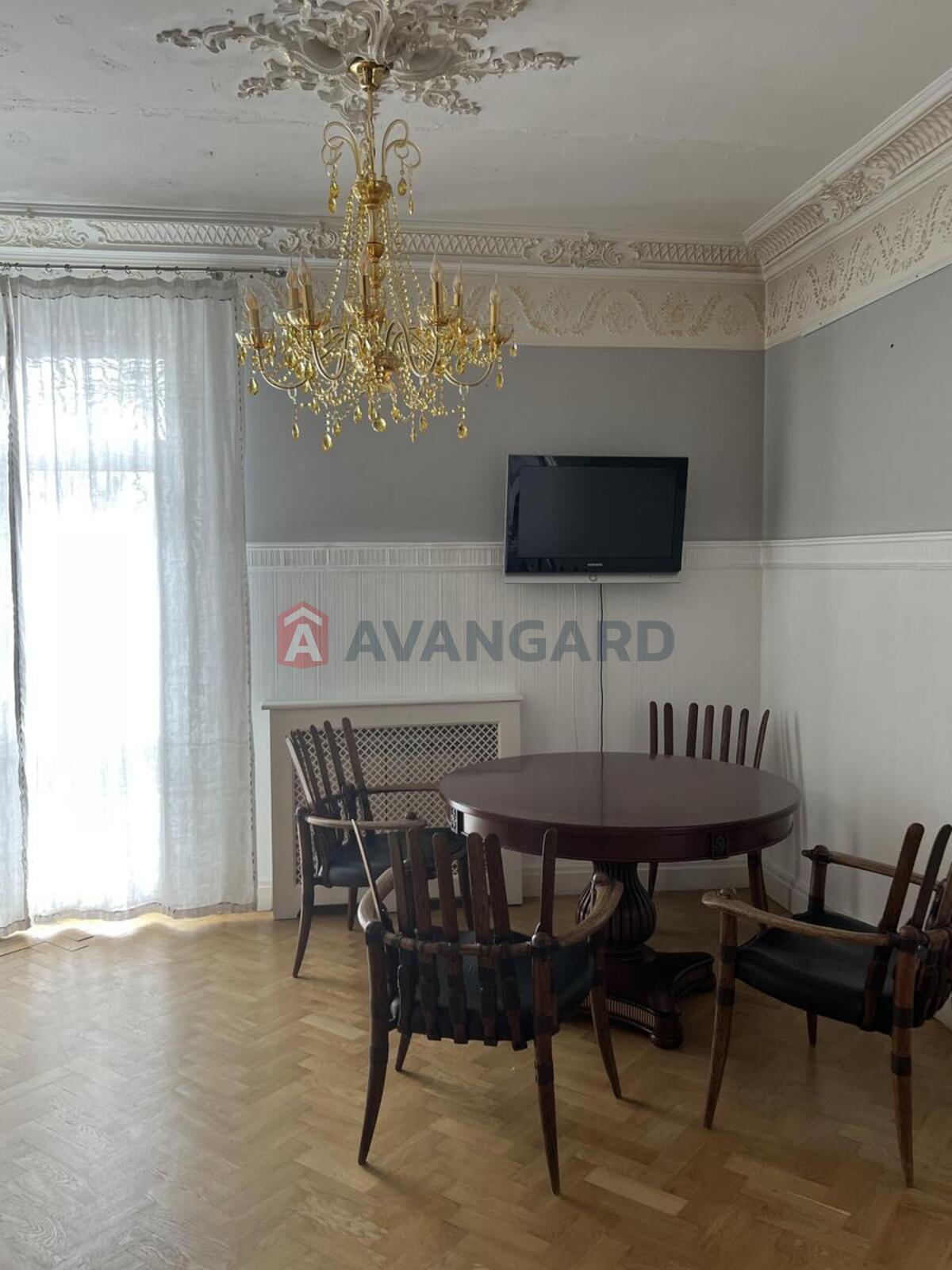 3 ��. ��������, 144/53/25 ��. �., 9/10 ������ ���� 10