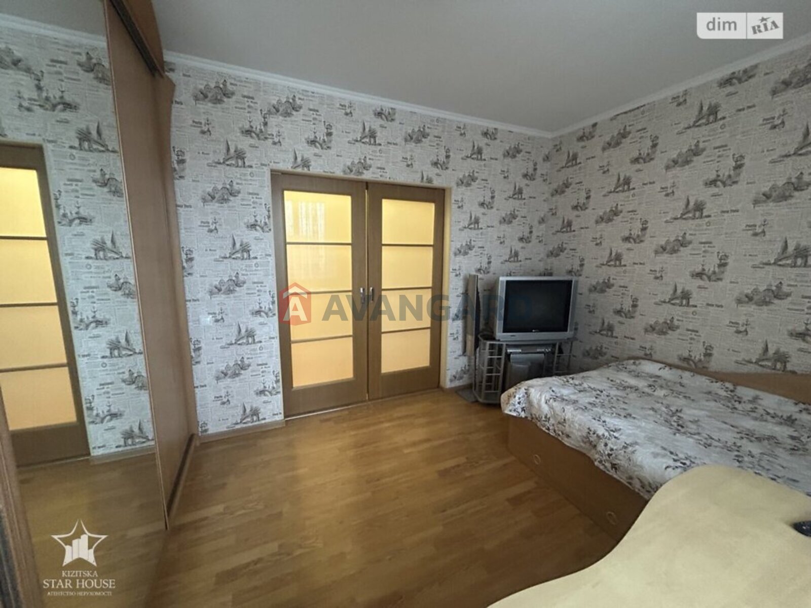 2 ��. ��������, 68/33/13 ��. �., 9/9 ������ ���� 6