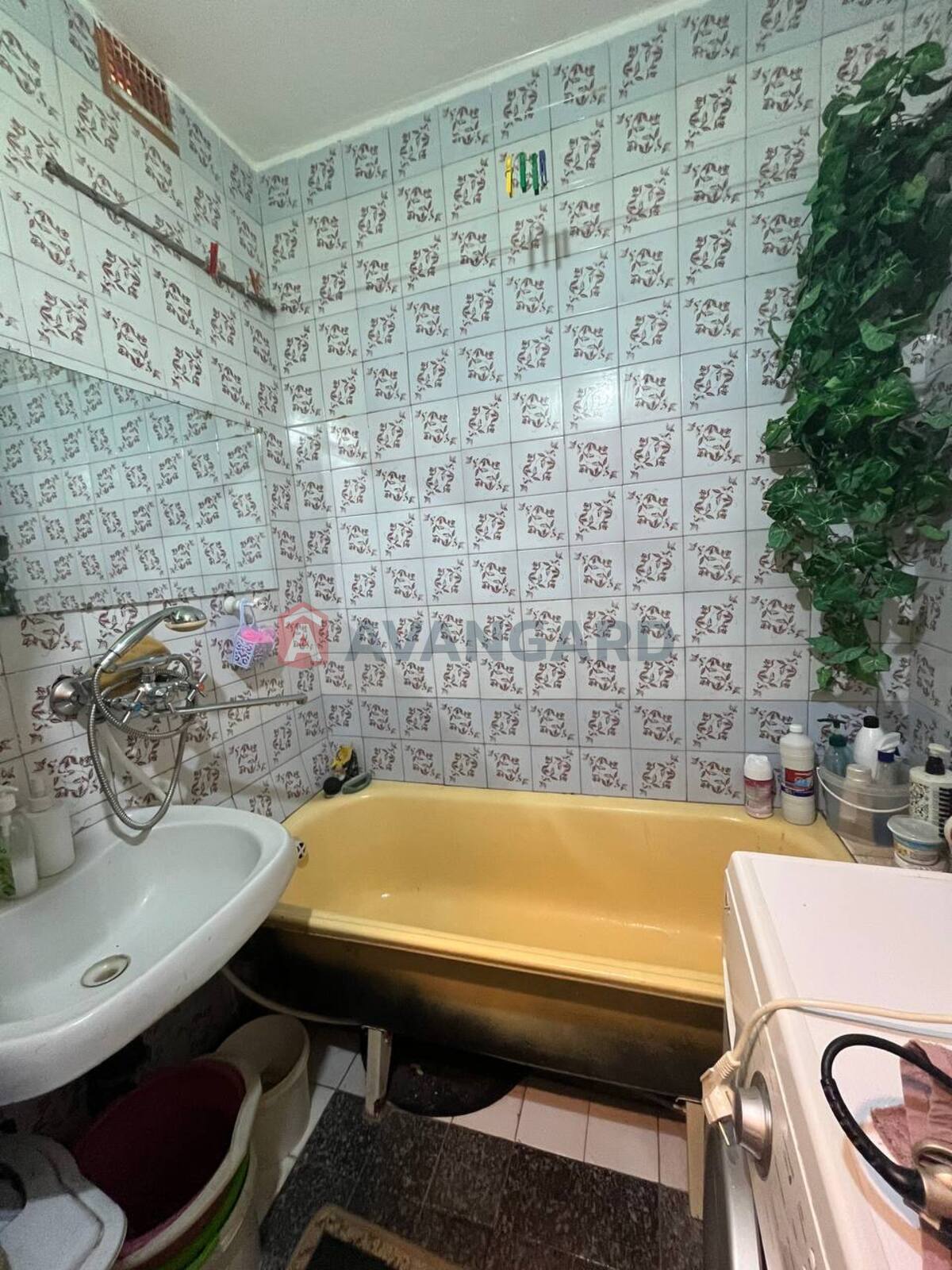 2 . , 52/-/8 . ., 8/10   4