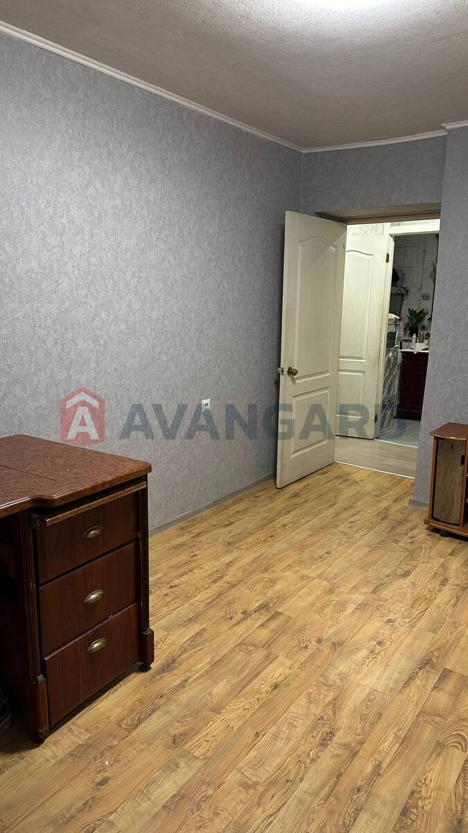 4 ��. ��������, 84/51/- ��. �., 1/9 ������ ���� 4