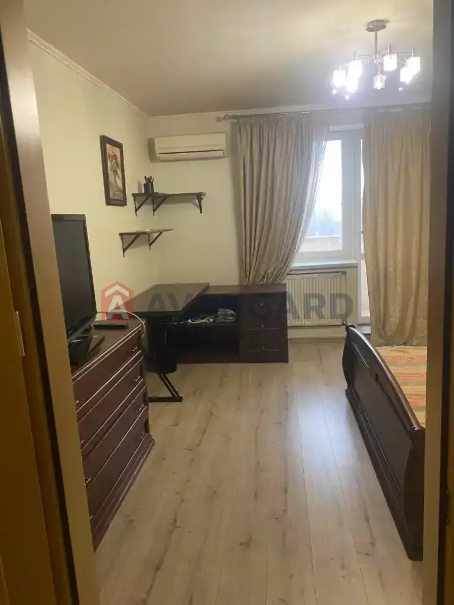 3 ����. ��������, 99/-/12 ��. �., 13/17 ���� ���� 11