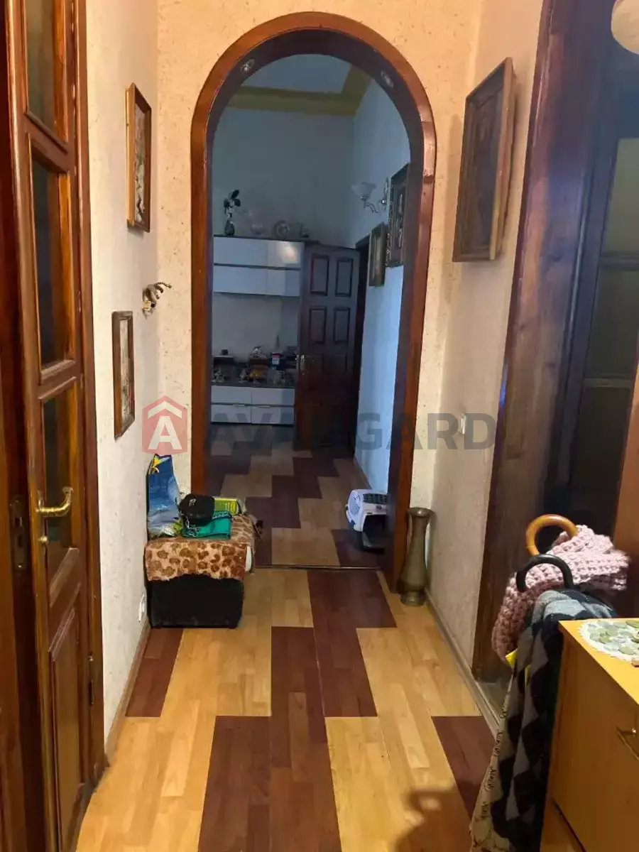 4 ��. ��������, 70/52/8 ��. �., 2/3 ������ ���� 16