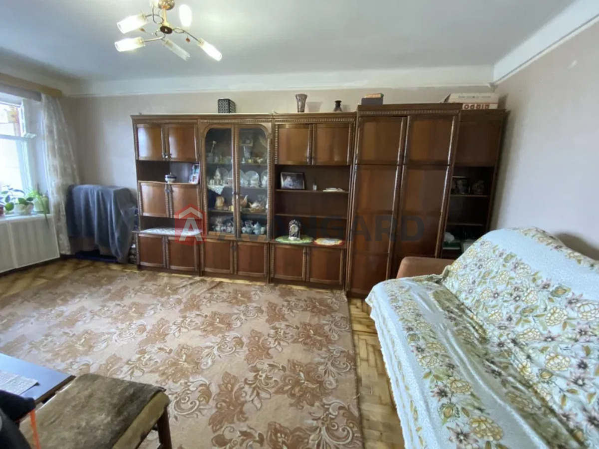 2 ��. ��������, 50/-/8 ��. �., 9/9 ������ ���� 1