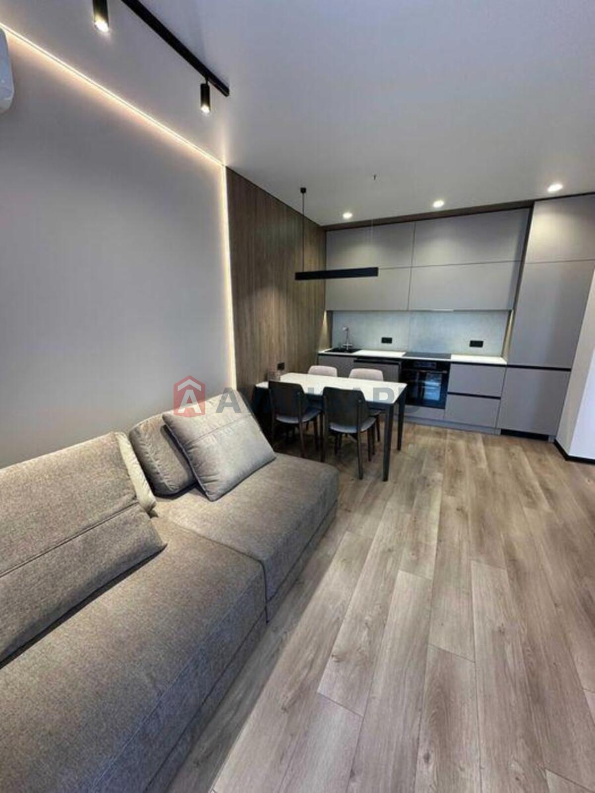 1 ��. ��������, 42/-/18 ��. �., 6/26 ������ ���� 12