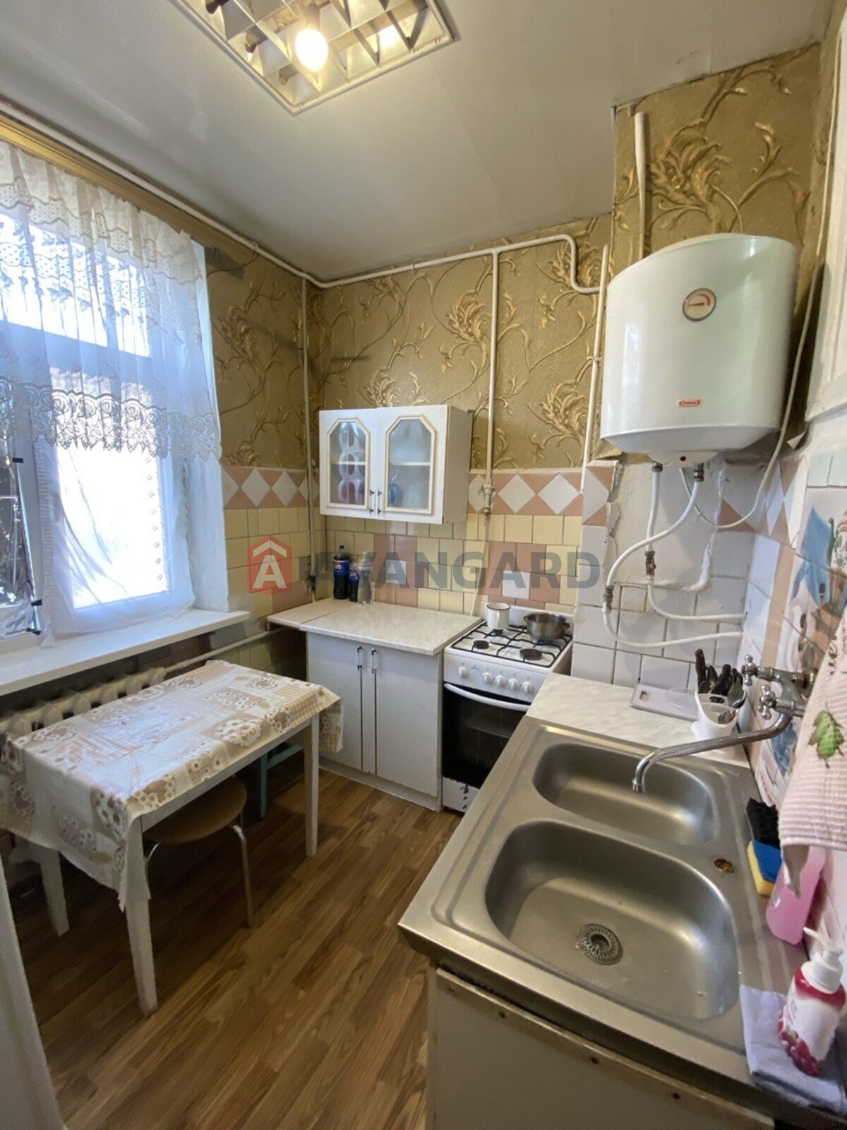 2 ��. ��������, 50/-/6 ��. �., 2/2 ������ ���� 6