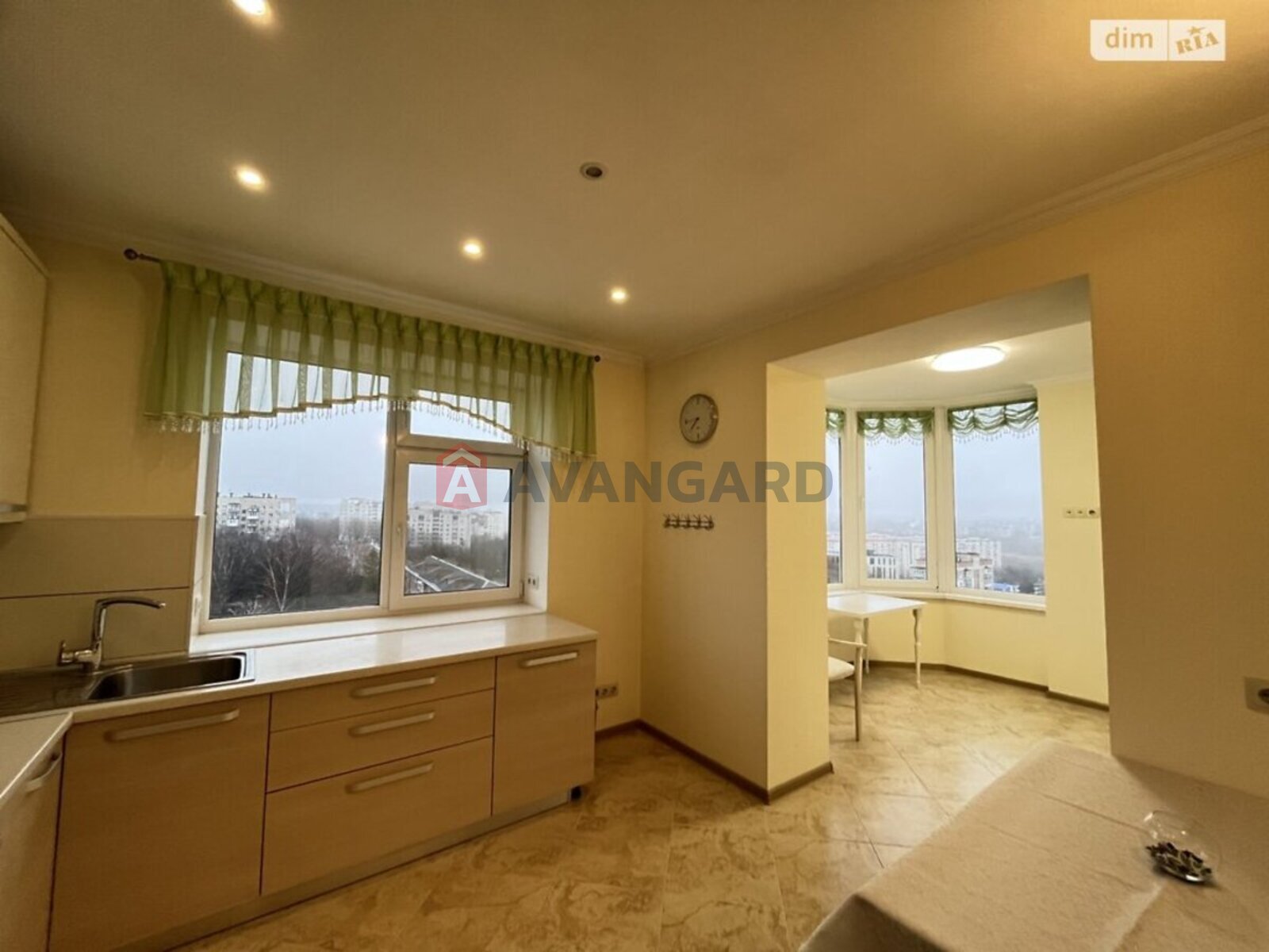 1 ��. ��������, 178/55/10 ��. �., 9/10 ������ ���� 19