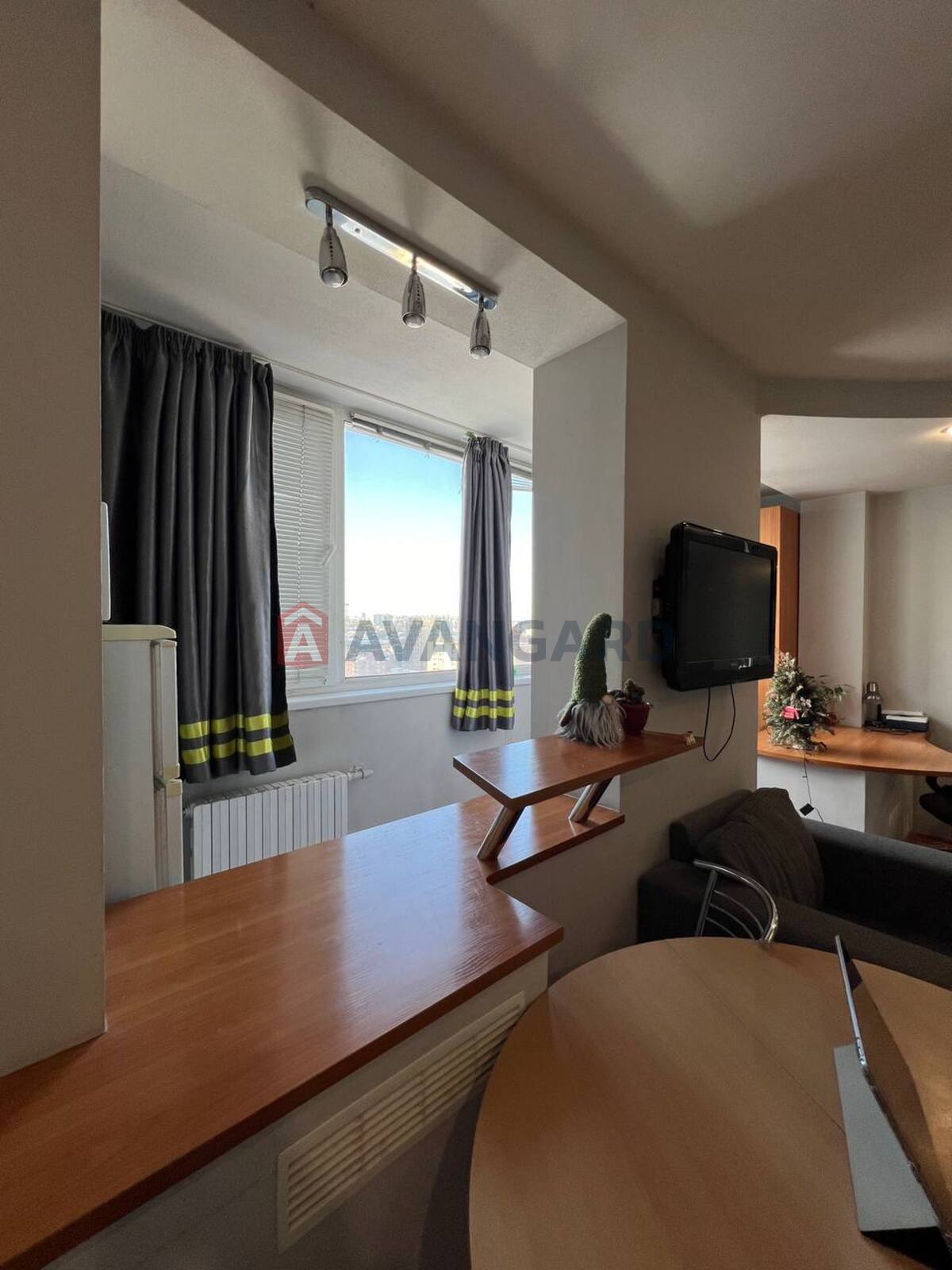 1 ��. ��������, 38/30/8 ��. �., 13/18 ������ ���� 6