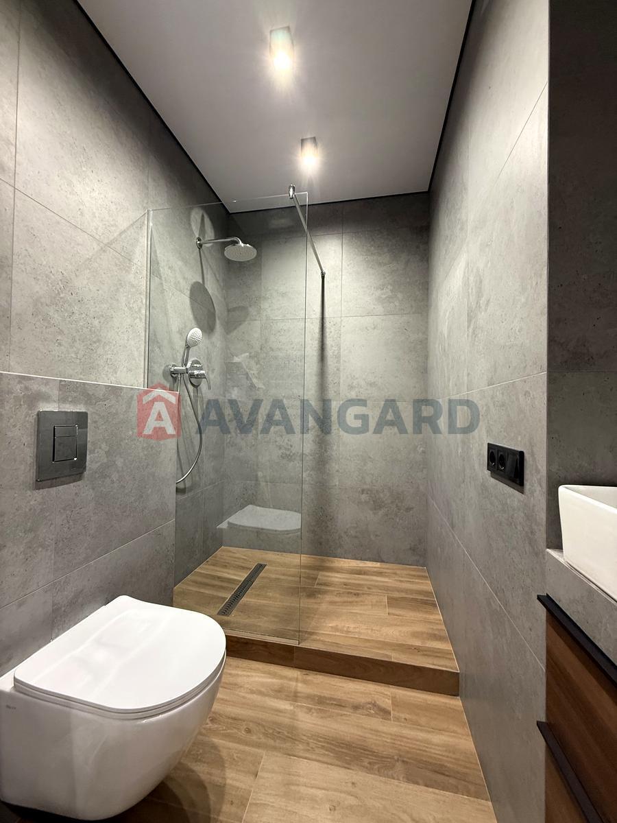 3 ��. ��������, 76.7 / 35 / 23 ��. �., 11/25 ������ ���� 15