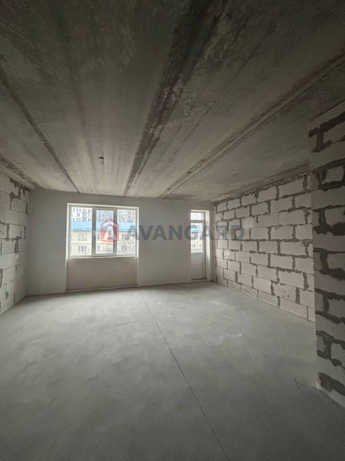 1 ��. ��������, 38,8/27,4/11,4 ��. �., 8/9 ������ ���� 2