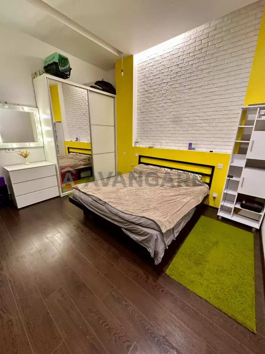 2 ��. ��������, 53/30/8 ��. �., 3/3 ������ ���� 10