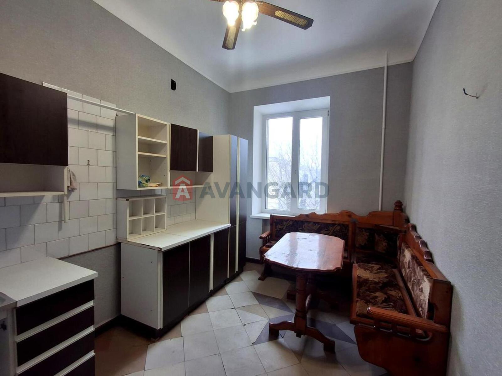 2 ��. ��������, 59/38/10 ��. �., 4/4 ������ ���� 1