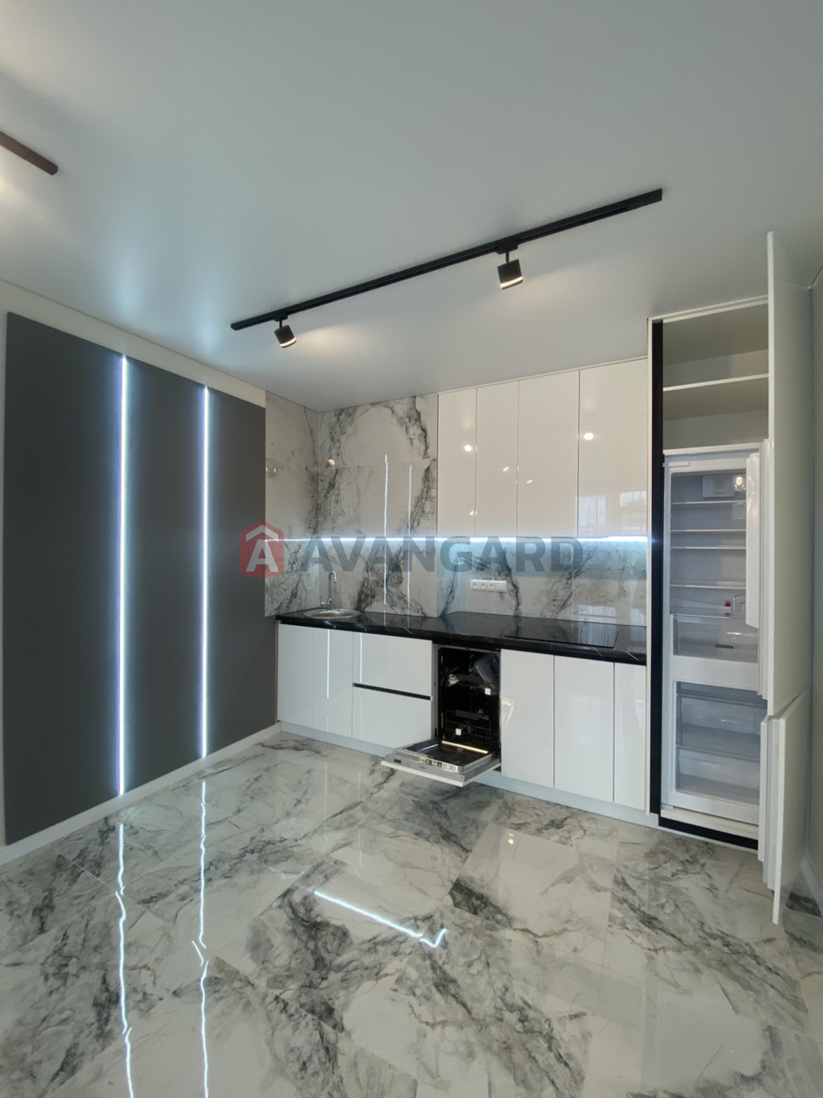 1 ��. ��������, 44/14/20 ��. �., 24/26 ������ ���� 5