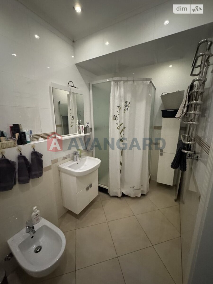 3 ��. ��������, 82/48/10 ��. �., 5/5 ������ ���� 10