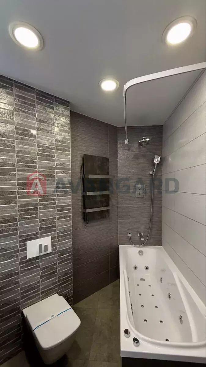 3 ��. ��������, 79/-/30 ��. �., 2/12 ������ ���� 7