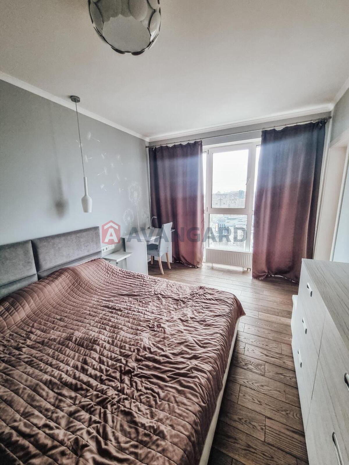 4 ����. ��������, 97/60/- ��. �., 17/20 ���� ���� 5