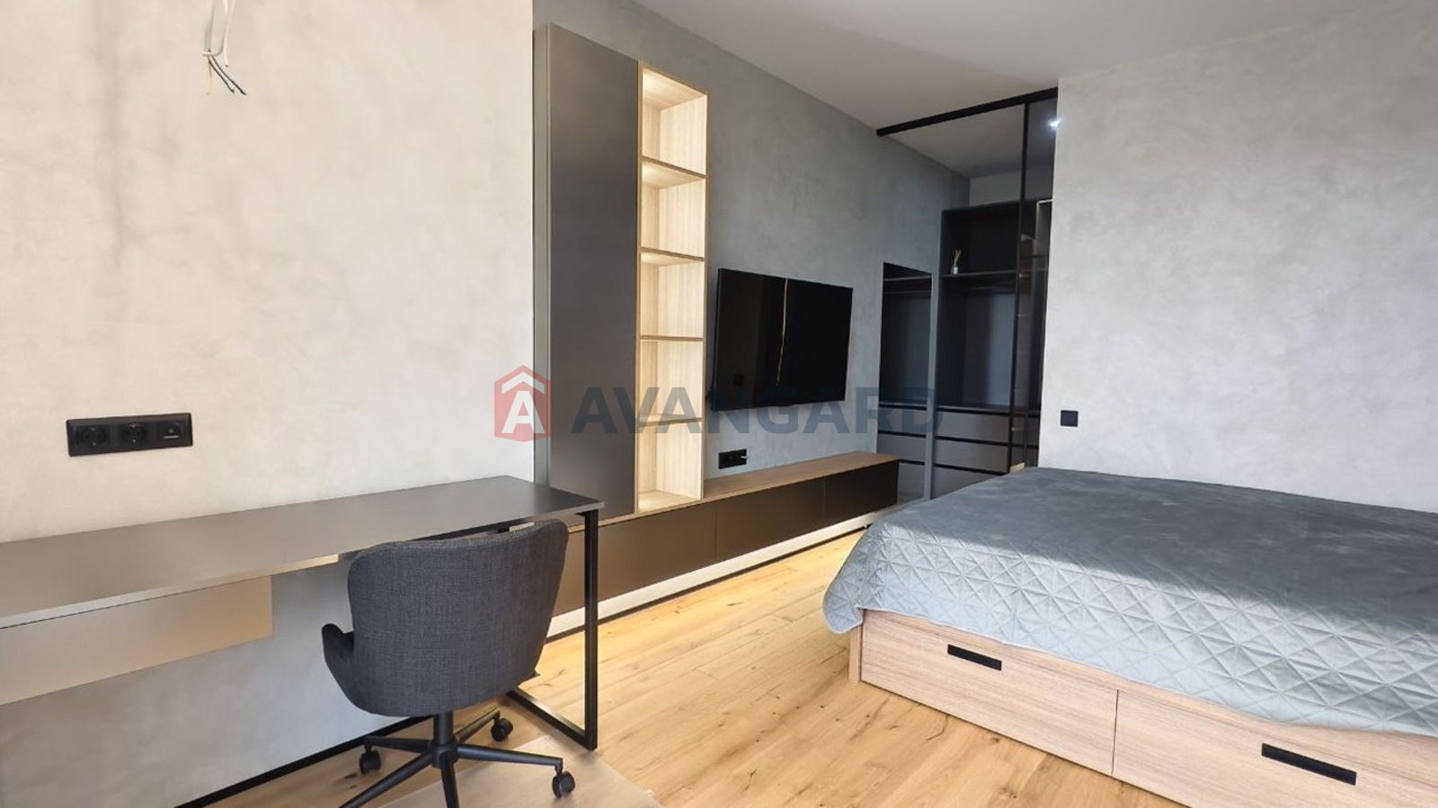 2 ��. ��������, 52/-/18 ��. �., 5/5 ������ ���� 6