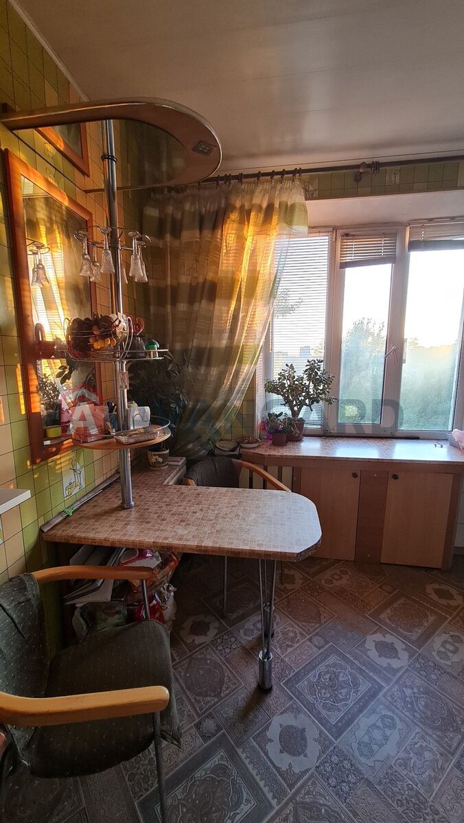 2 ��. ��������, 57/-/13 ��. �., 5/5 ������ ���� 3