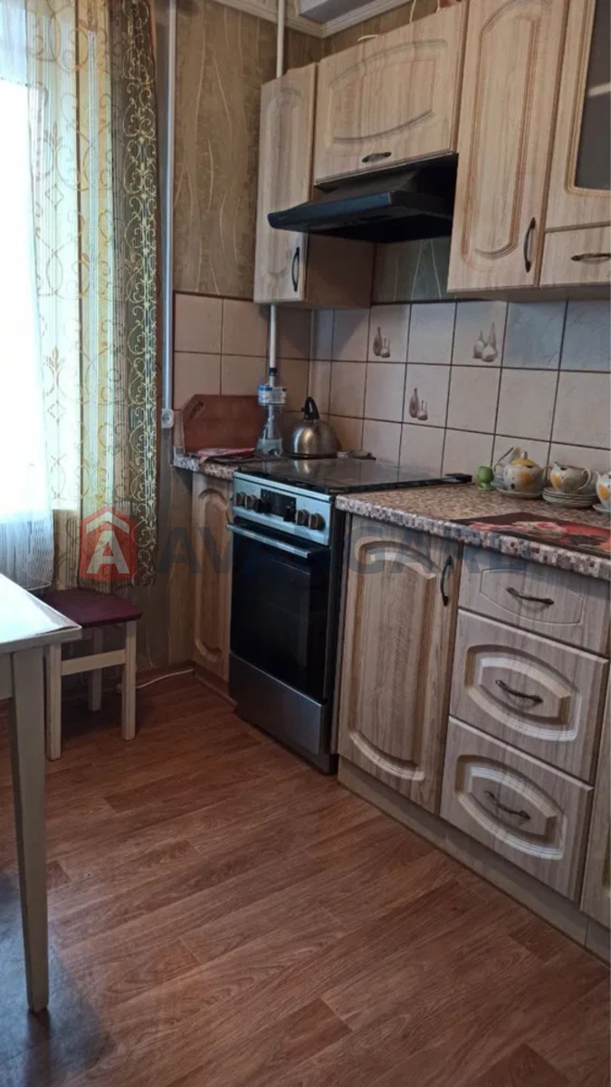 3 ��. ��������, 68/-/7 ��. �., 8/9 ������ ���� 4