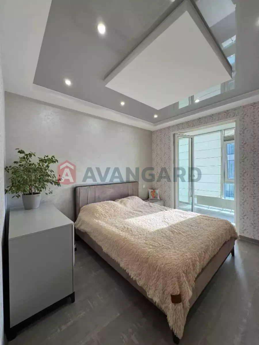 3 ��. ��������, 98/40/40 ��. �., 9/10 ������ ���� 24