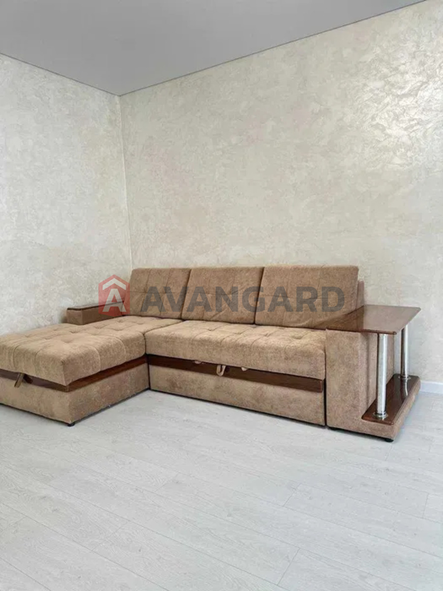 2 ��. ��������, 76/62/12 ��. �., 4/10 ������ ���� 11