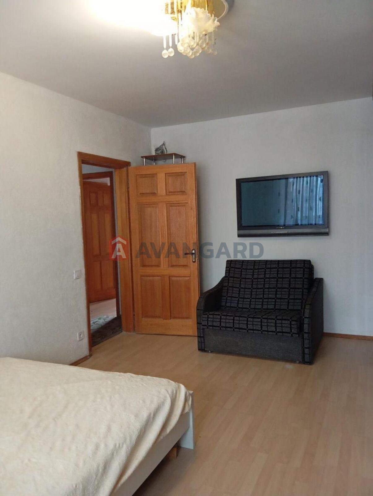 3 ��. ��������, 82/50/- ��. �., 10/16 ������ ���� 17