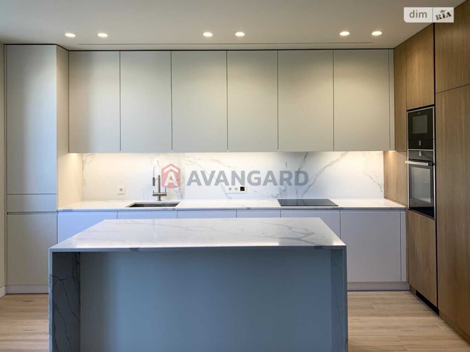 4 ��. ��������, 240/-/- ��. �., 4/5 ������ ���� 2