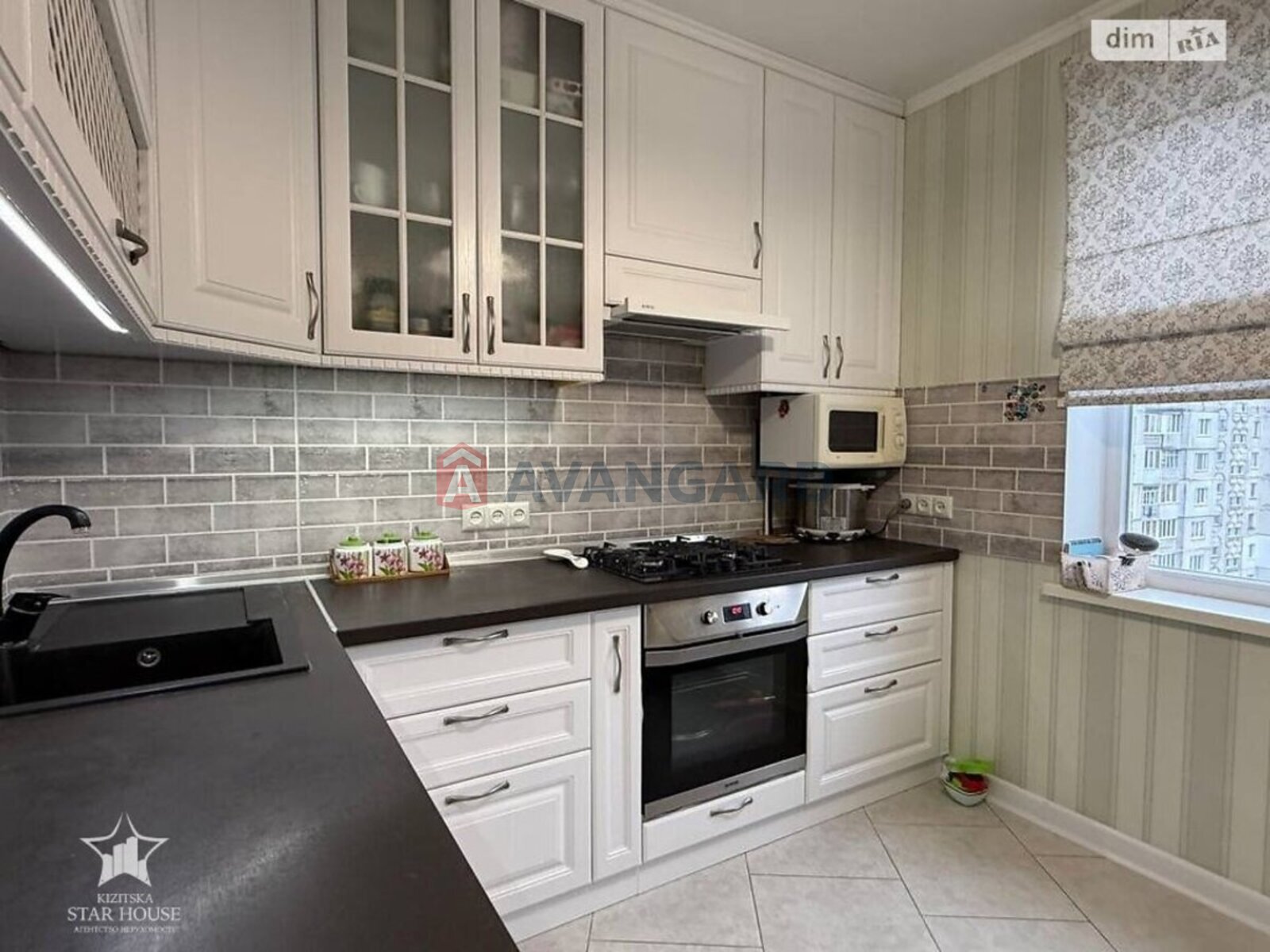 4 ��. ��������, 83/55/8 ��. �., 9/9 ������ ���� 18