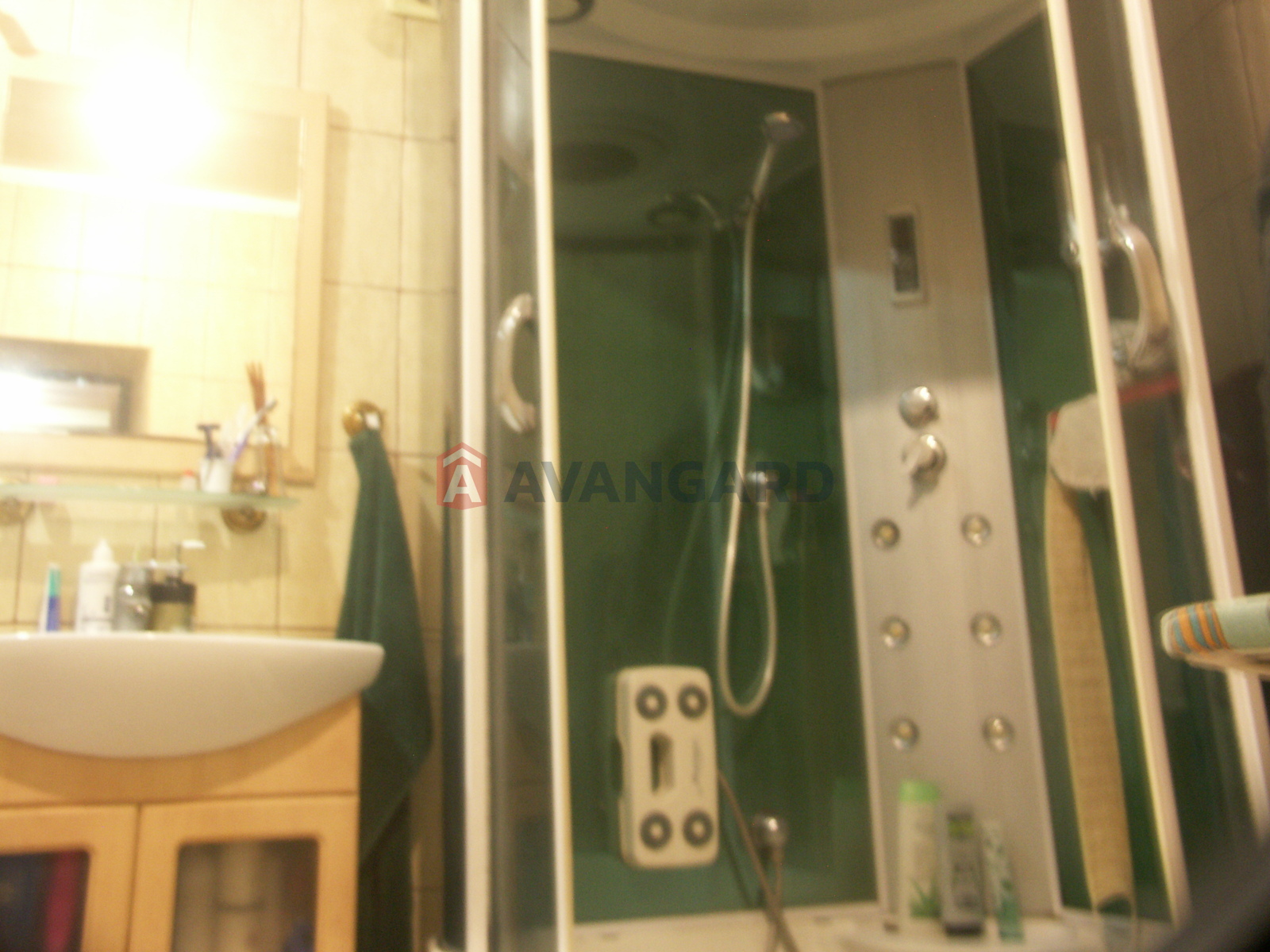 3 ����. ��������, 66/-/8,7 ��. �., 3/3 ���� ���� 18