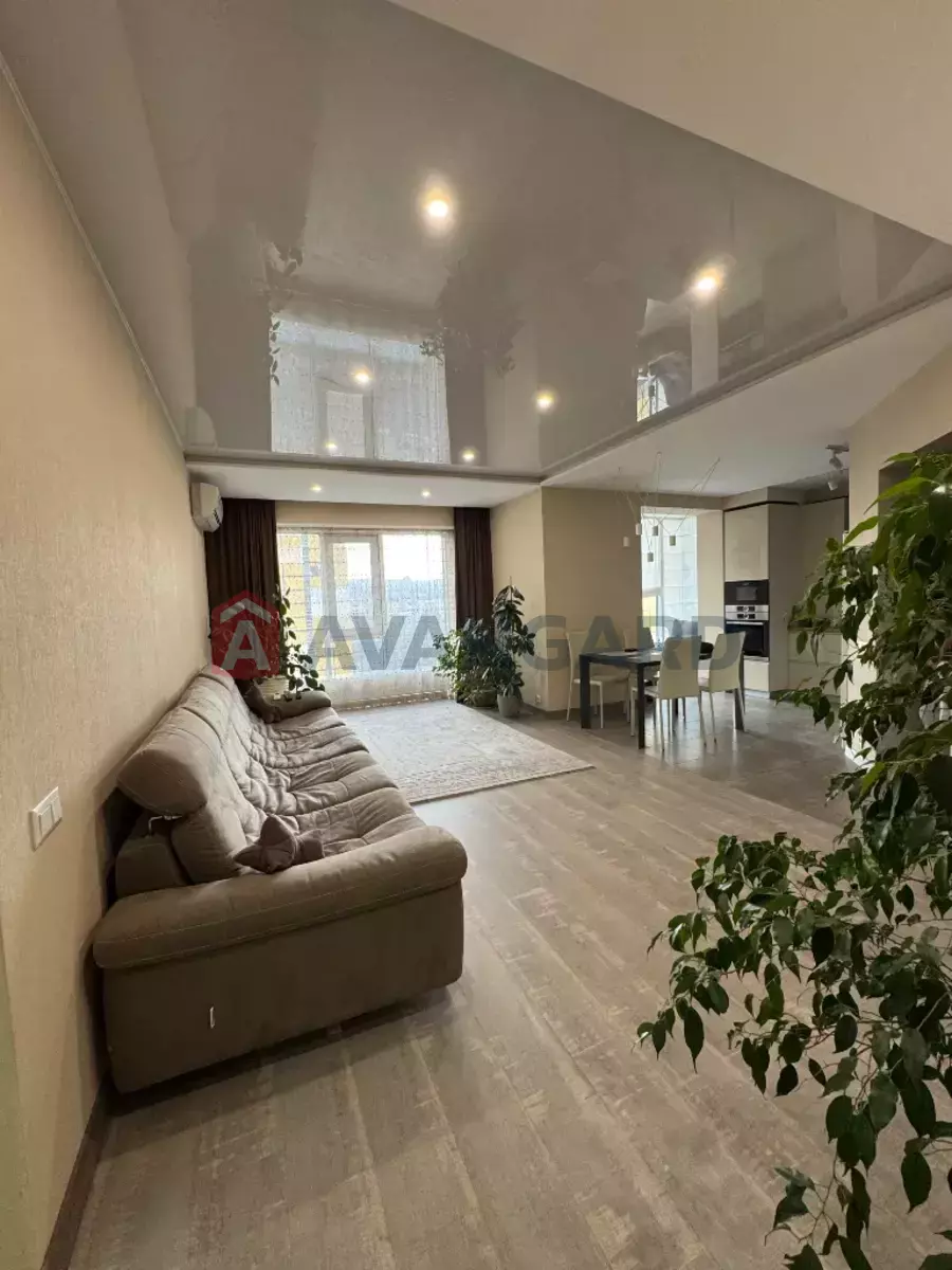 3 ��. ��������, 98/40/40 ��. �., 9/10 ������ ���� 7