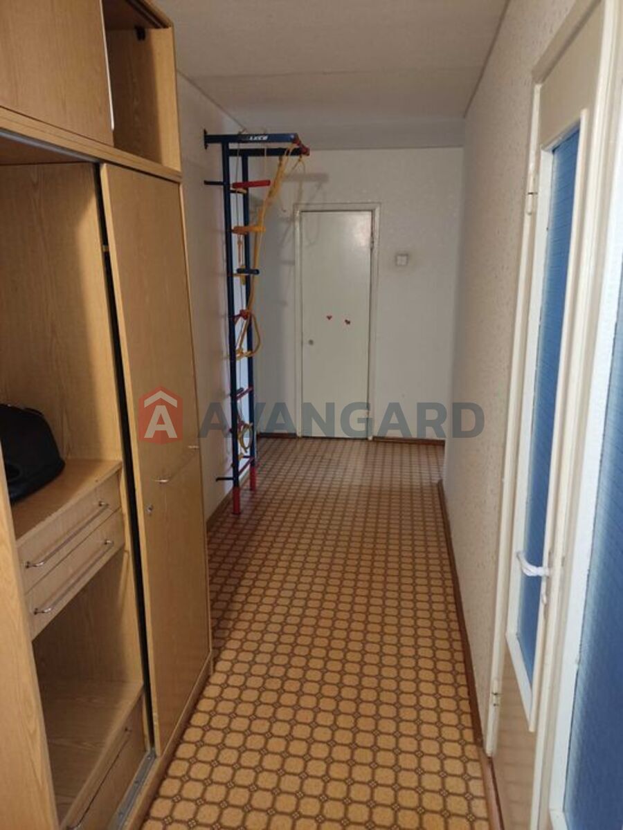 3 . , 67/-/7 . ., 5/10   9