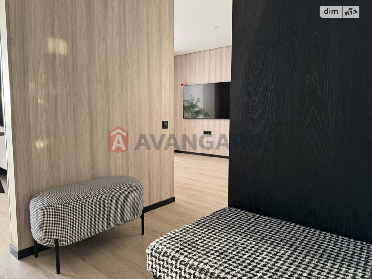 2 ����. ��������, 85/-/- ��. �., 11/11 ���� ���� 11