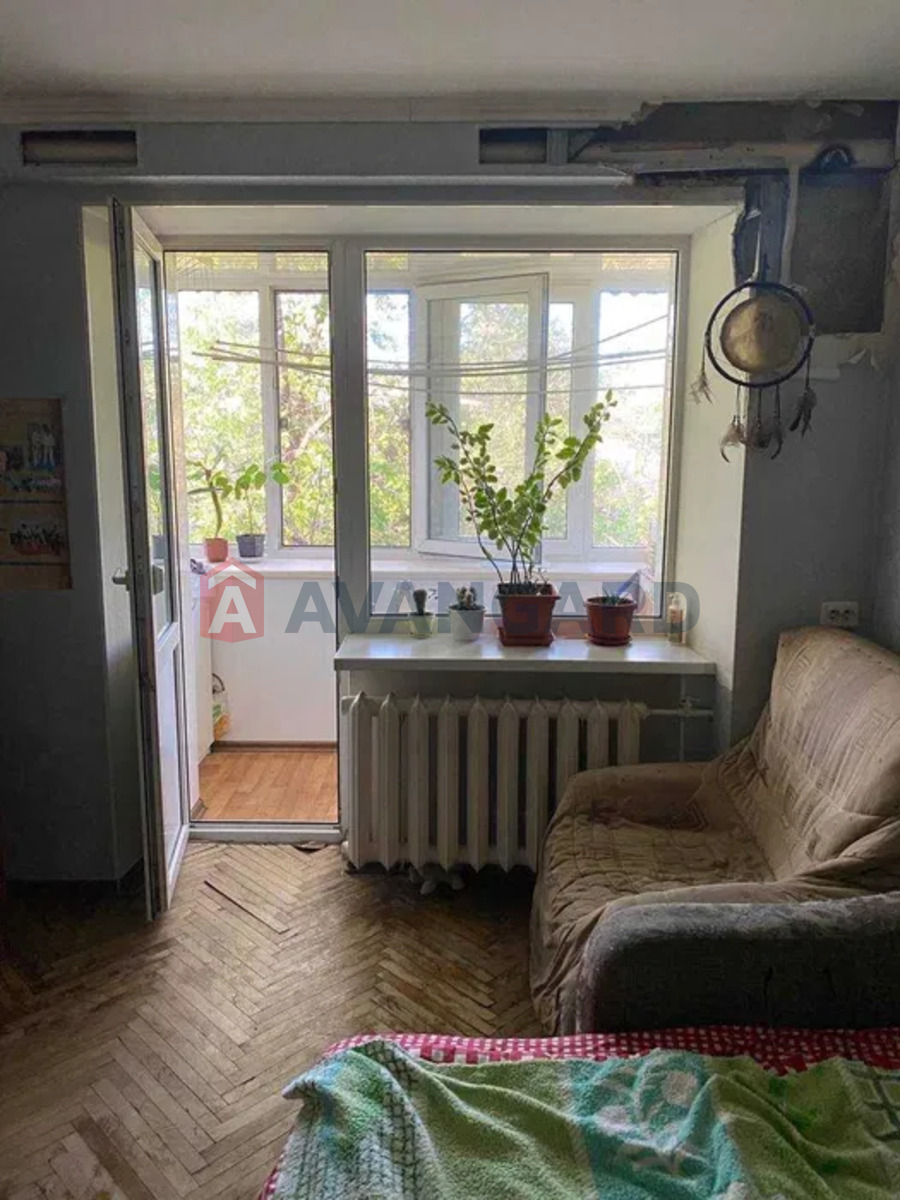 3 ��. ��������, 64/-/8 ��. �., 5/5 ������ ���� 16