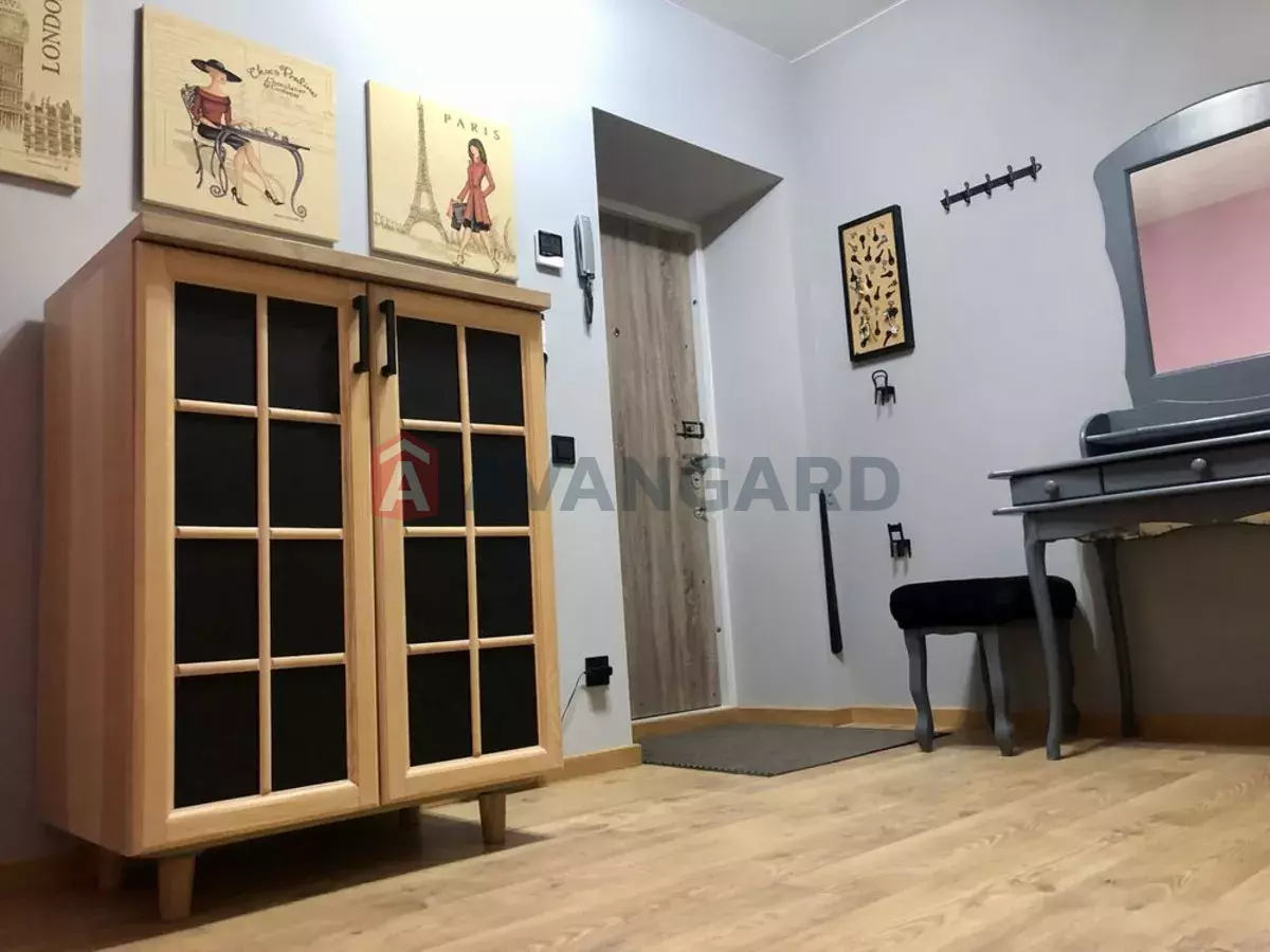 3 ��. ��������, 90/-/16 ��. �., 16/18 ������ ���� 9