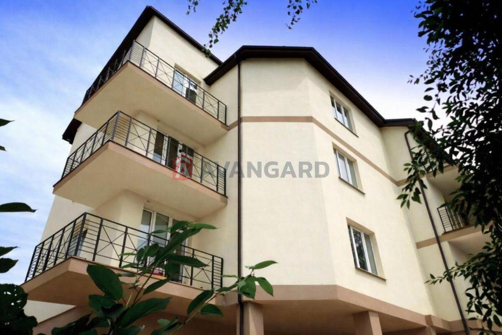 2 ��. ��������, 67/-/40 ��. �., 3/3 ������ ���� 8