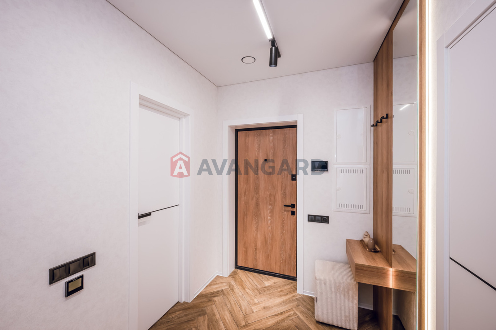 1 ��. ��������, 44/18/16 ��. �., 14/25 ������ ���� 22