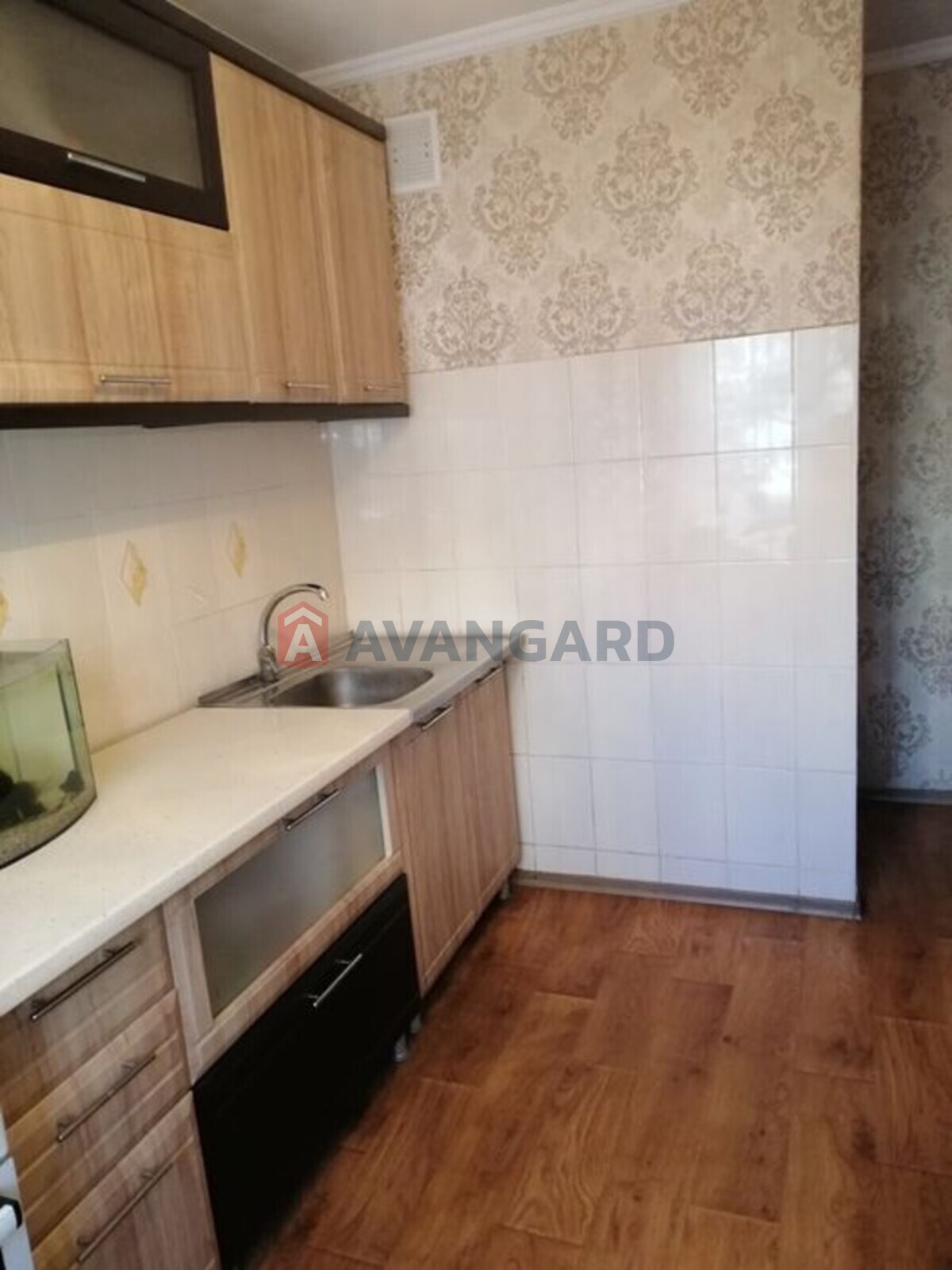 3 ��. ��������, 61/-/8 ��. �., 1/10 ������ ���� 4