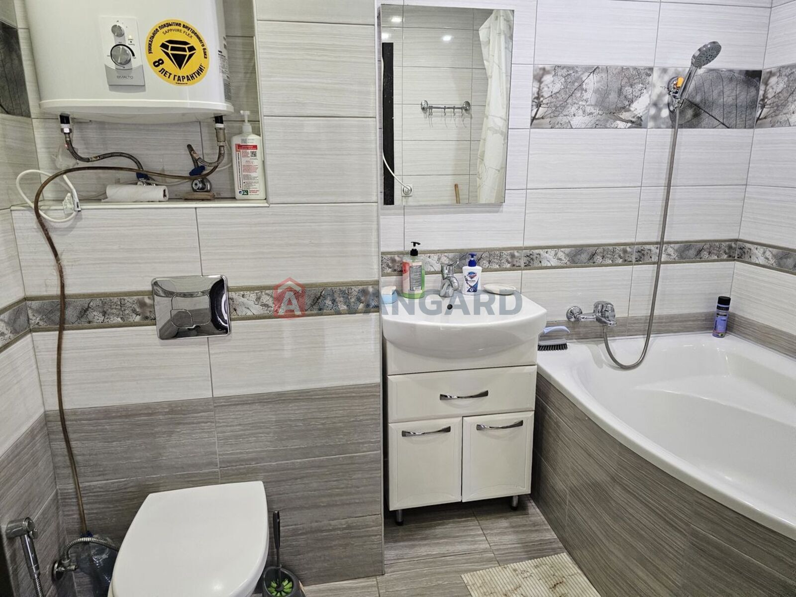 4 ����. ��������, 84,3/50,4/10,3 ��. �., 8/10 ���� ���� 15