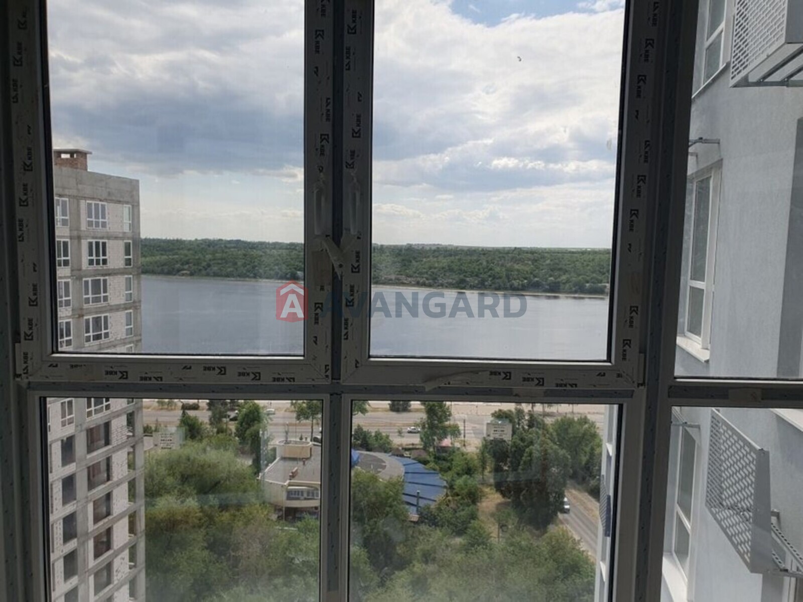 3 ����. ��������, 86/-/10 ��. �., 14/16 ���� ���� 4