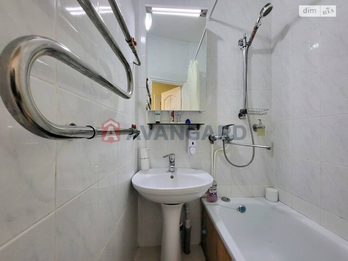 2 ��. ��������, 46/29/6 ��. �., 1/5 ������ ���� 9