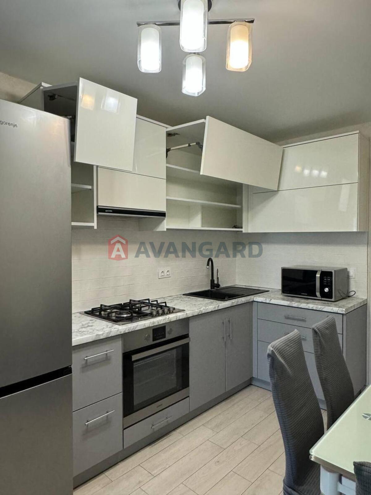 1 ����. ��������, 41,8/-/10 ��. �., 9/10 ���� ���� 3