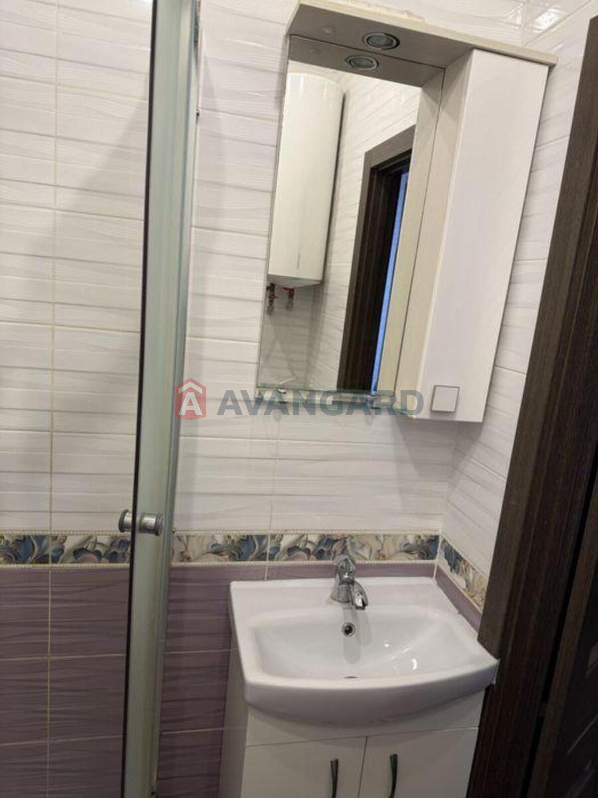 1 ��. ��������, 22/-/4 ��. �., 6/10 ������ ���� 8