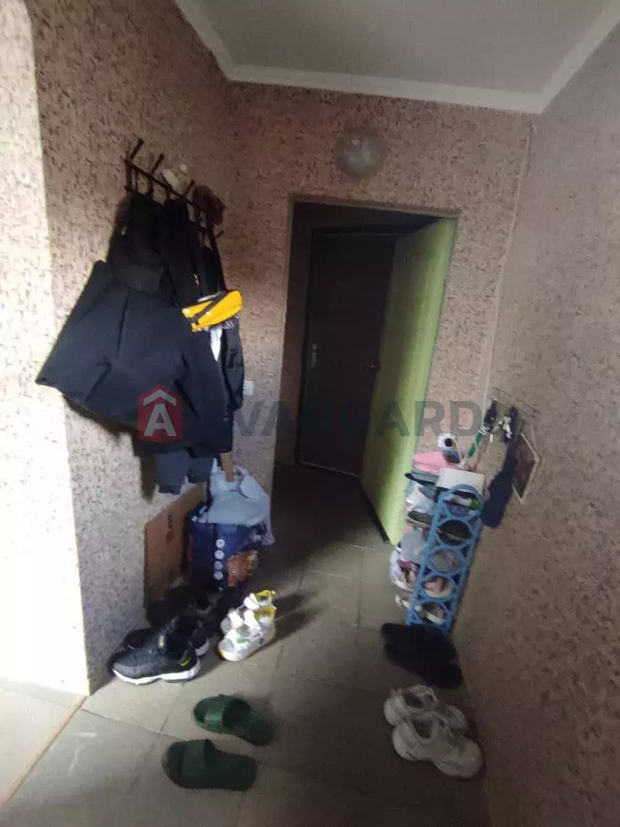 3 ����. ��������, 38/-/7 ��. �., 2/2 ���� ���� 15