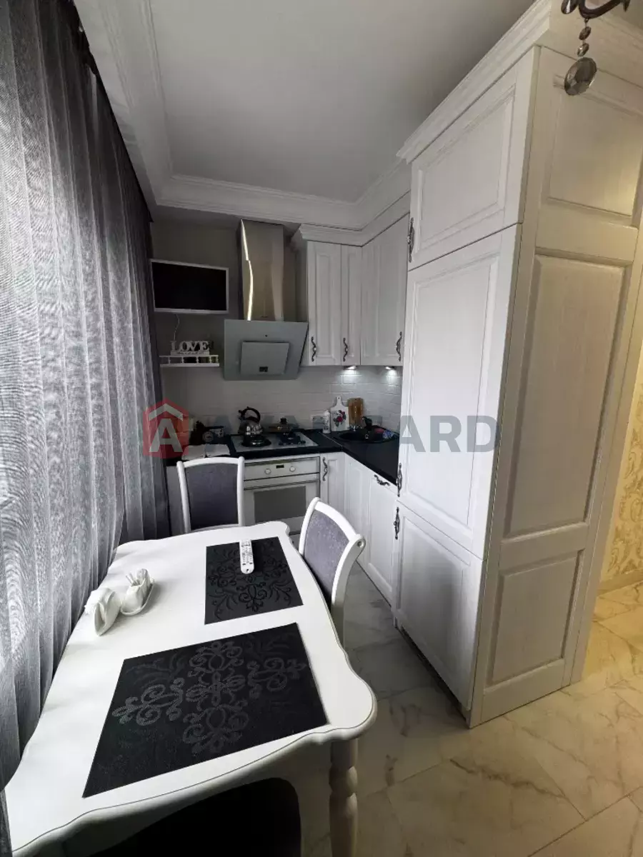 3 ��. ��������, 72/-/- ��. �., 5/10 ������ ���� 1