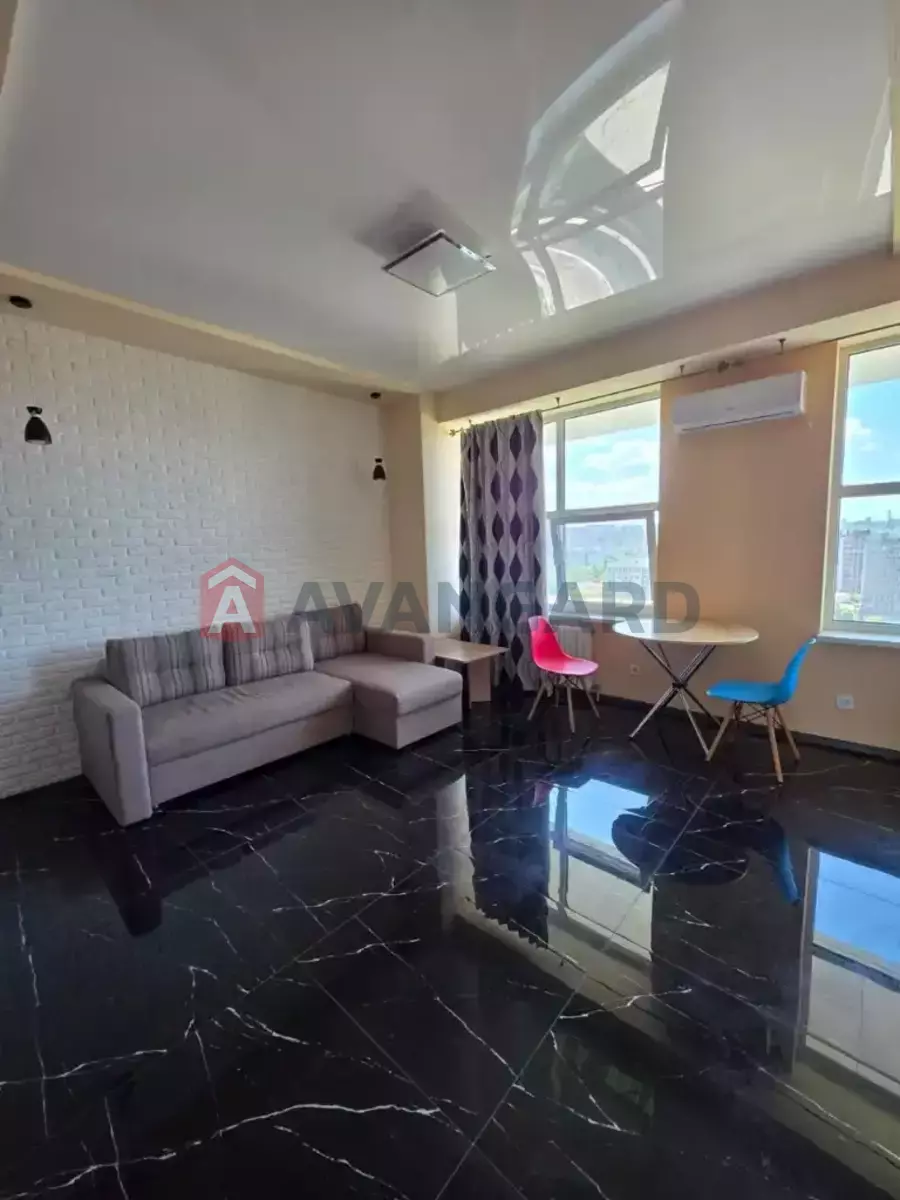 2 ��. ��������, 42/25/11 ��. �., 13/21 ������ ���� 2