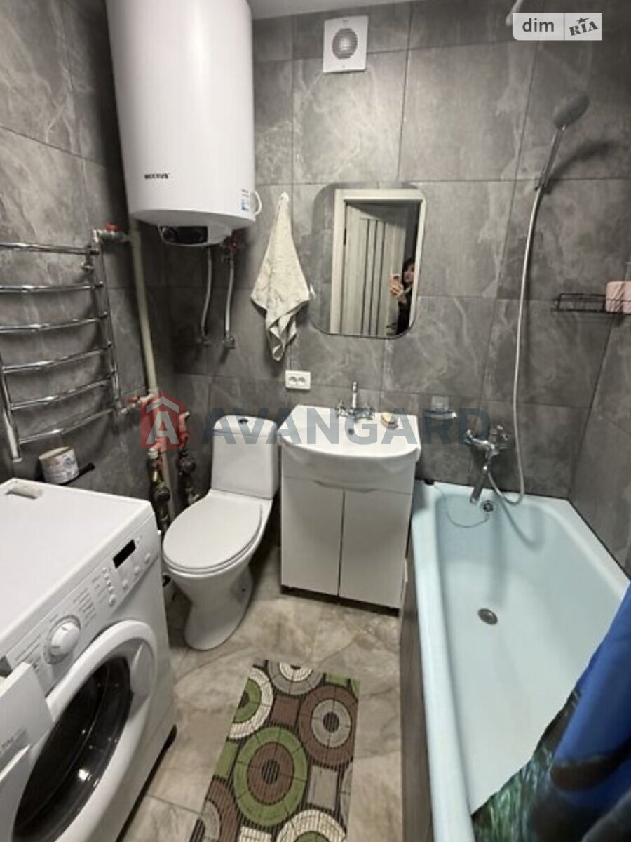 1 ��. ��������, 36/20/7 ��. �., 4/10 ������ ���� 8