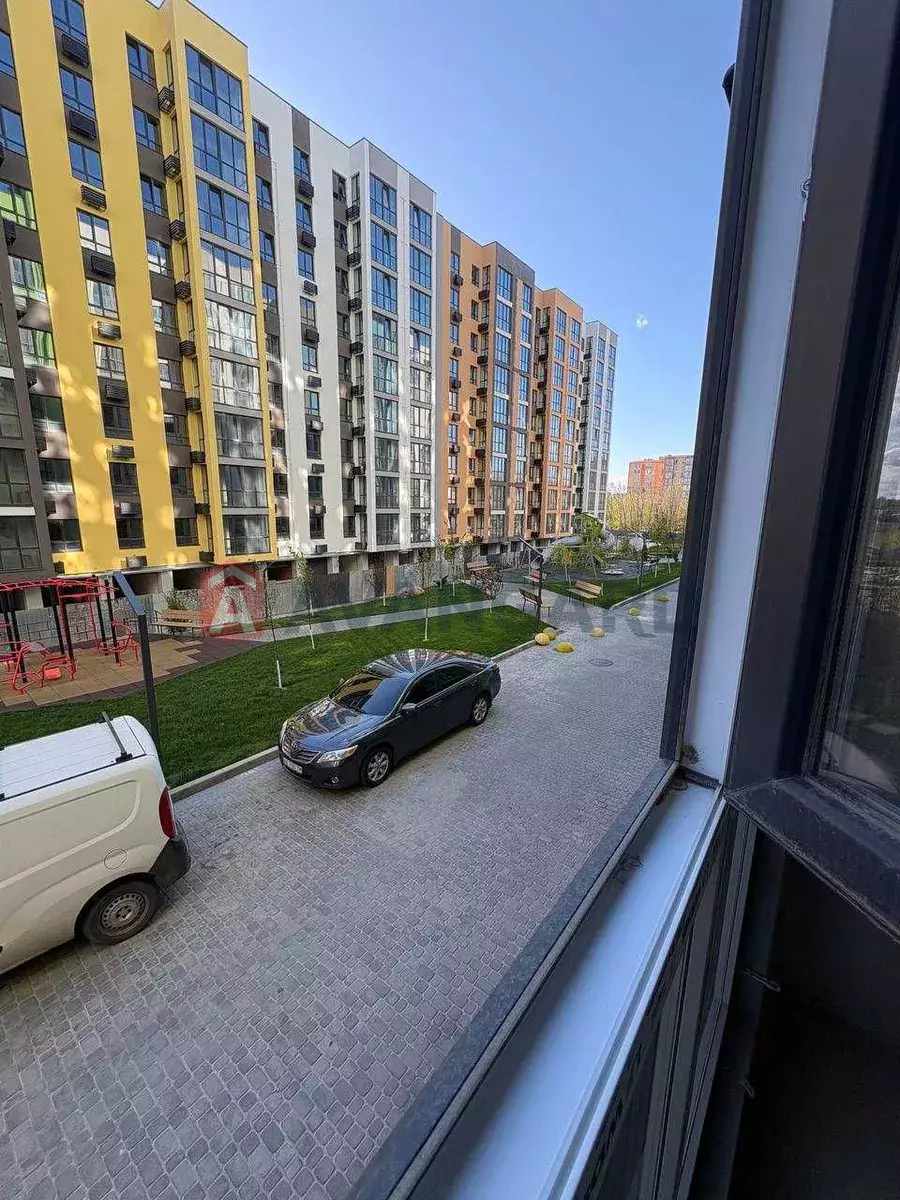 2 ��. ��������, 73/-/33 ��. �., 2/10 ������ ���� 14