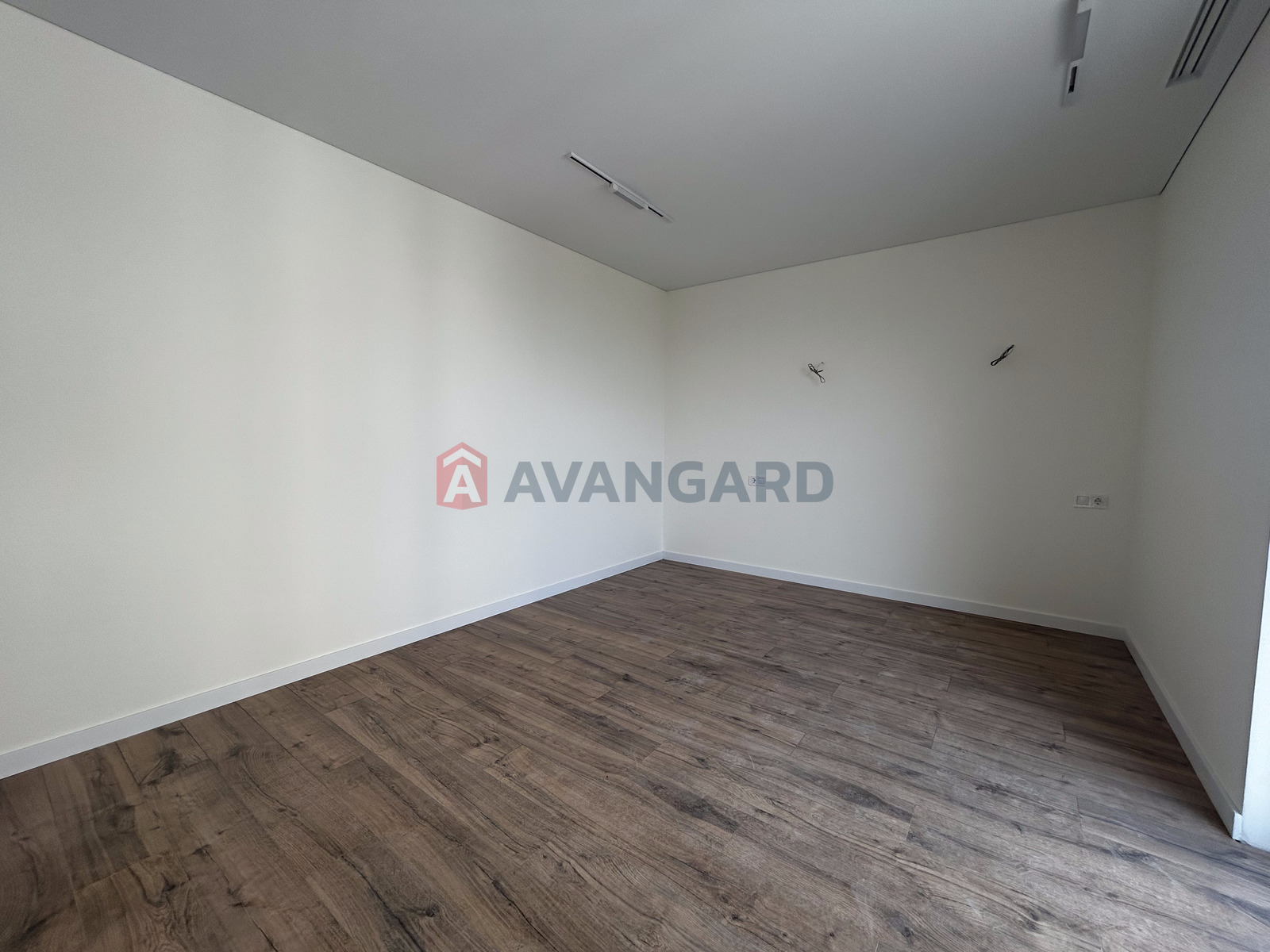 1 ��. ��������, 42.9/17/19 ��. �., 9/9 ������ ���� 15