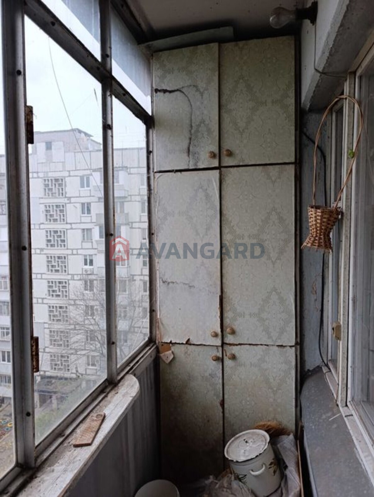 3 ��. ��������, 63/-/8 ��. �., 7/9 ������ ���� 8